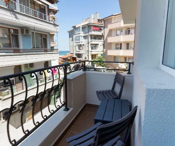 Tiffany Boutique Suits - Konukevi Ahyolu