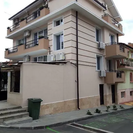 Tiffany Boutique Suits - Gasthuis Pomorie