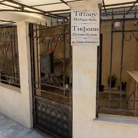 Tiffany Boutique Suits - Πομόριε