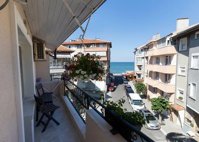 Tiffany Boutique Suits - Πανσιόν Πομόριε