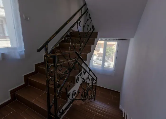 Tiffany Boutique Suits - Πανσιόν 3*