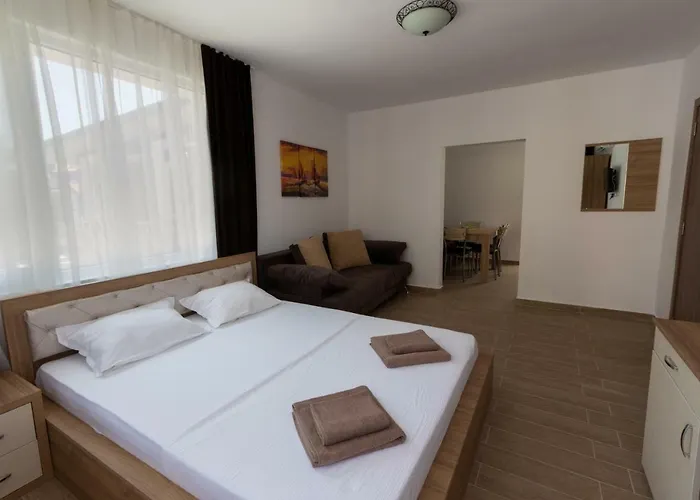 Tiffany Boutique Suits - 3* Πομόριε