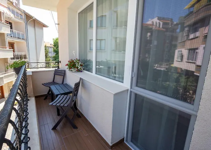 Tiffany Boutique Suits - Πανσιόν